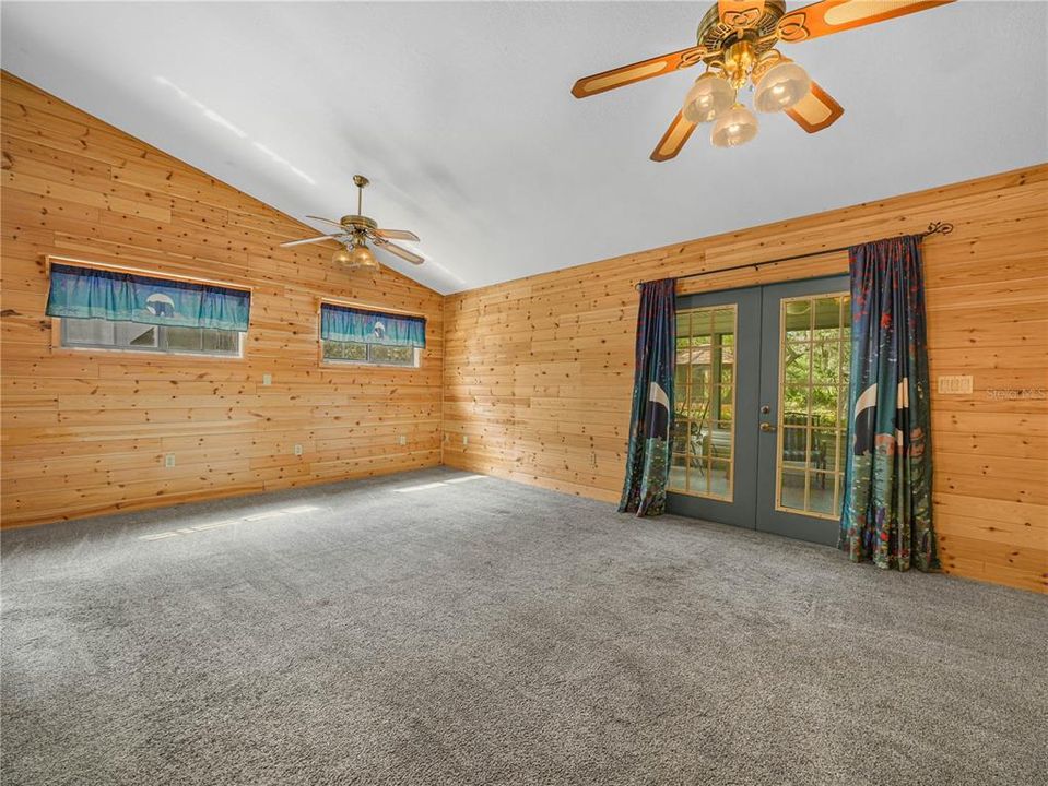 For Sale: $475,000 (3 beds, 2 baths, 1945 Square Feet)