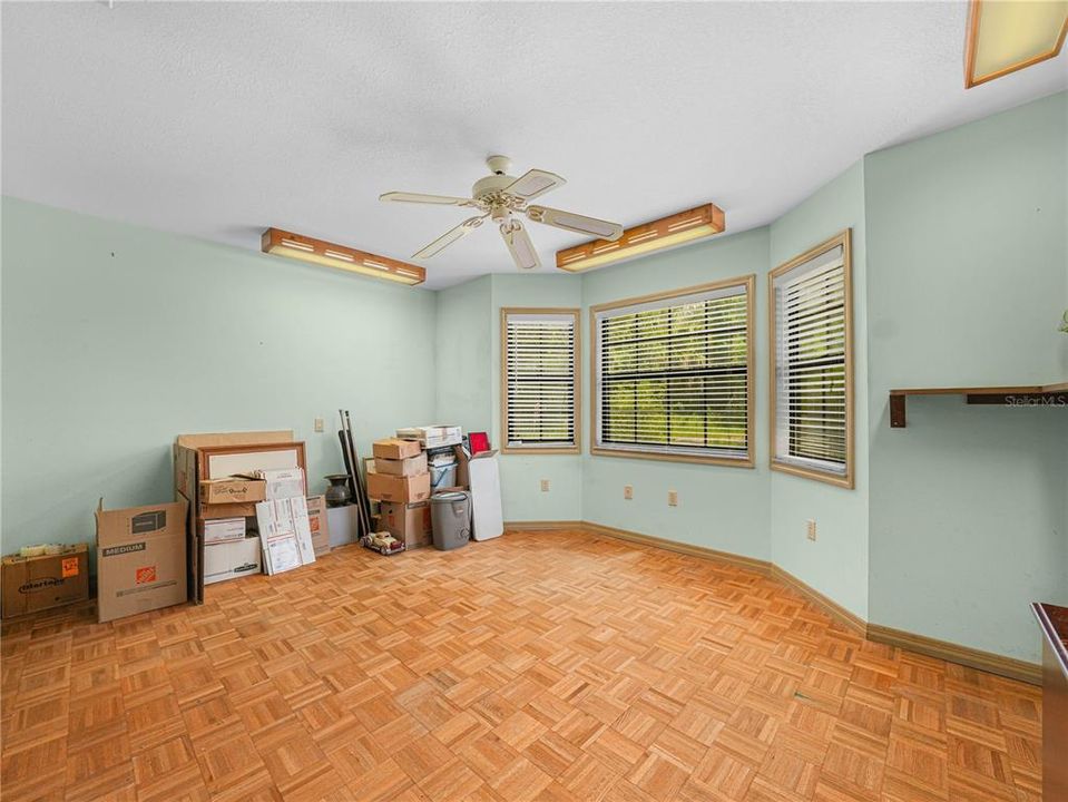 For Sale: $475,000 (3 beds, 2 baths, 1945 Square Feet)