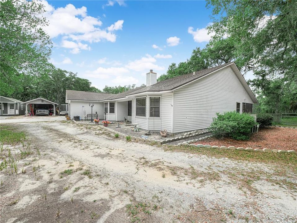 For Sale: $475,000 (3 beds, 2 baths, 1945 Square Feet)