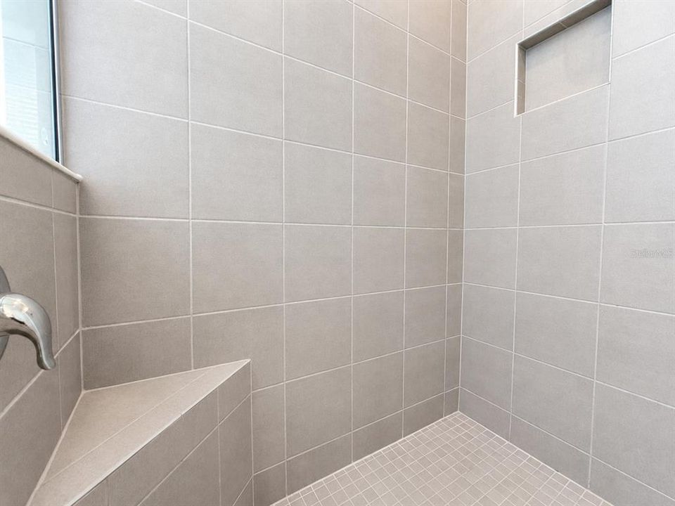En Renta: $1,975 (3 camas, 2 baños, 1850 Pies cuadrados)