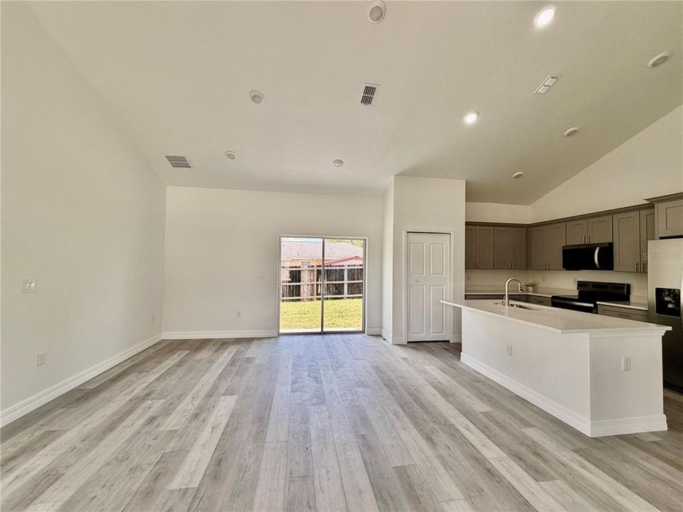 En Venta: $254,990 (3 camas, 2 baños, 1440 Pies cuadrados)