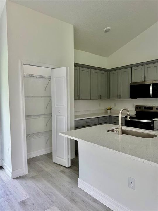 En Venta: $254,990 (3 camas, 2 baños, 1440 Pies cuadrados)