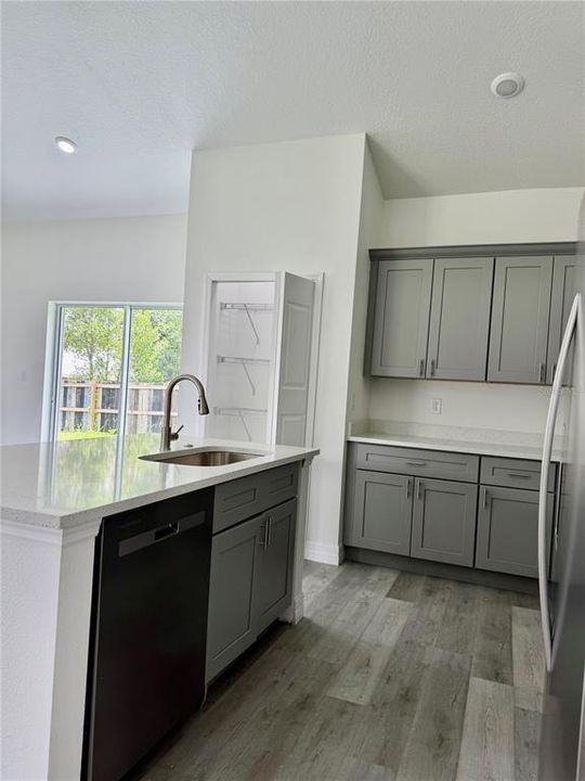 En Venta: $254,990 (3 camas, 2 baños, 1440 Pies cuadrados)