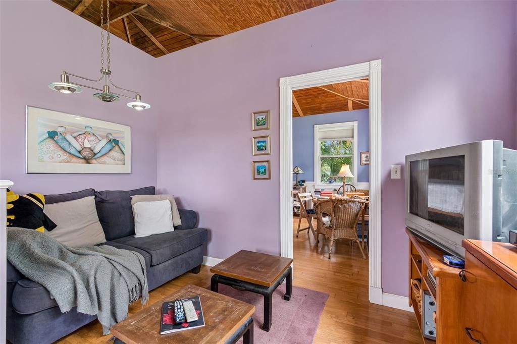 En Venta: $1,600,000 (5 camas, 3 baños, 3274 Pies cuadrados)
