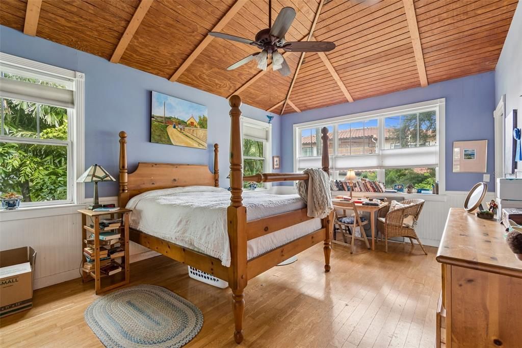 En Venta: $1,600,000 (5 camas, 3 baños, 3274 Pies cuadrados)