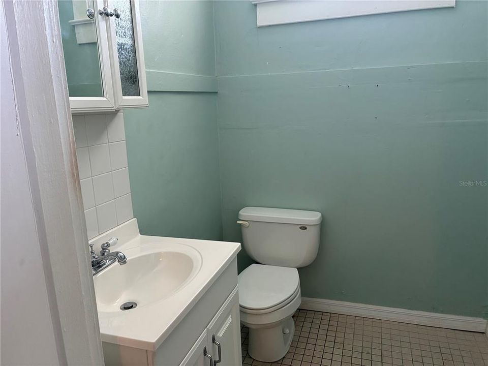 For Rent: $4,500 (4 beds, 1 baths, 2595 Square Feet)