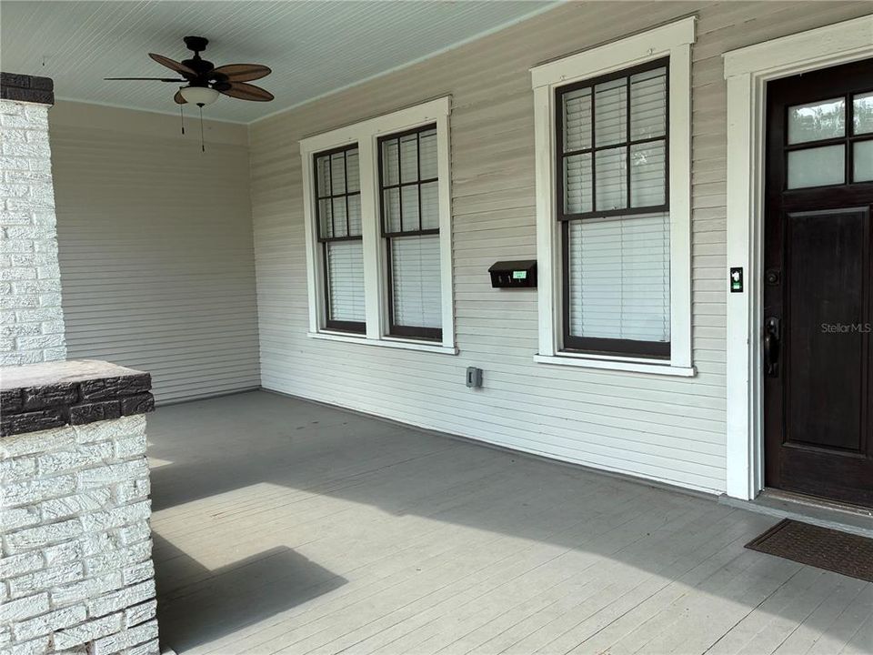 For Rent: $4,500 (4 beds, 1 baths, 2595 Square Feet)