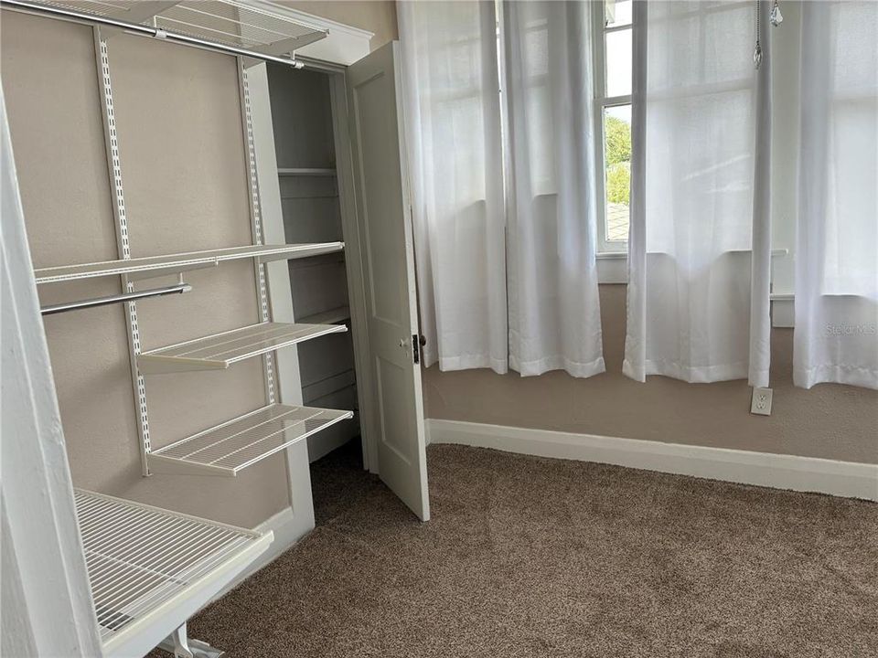 For Rent: $4,500 (4 beds, 1 baths, 2595 Square Feet)