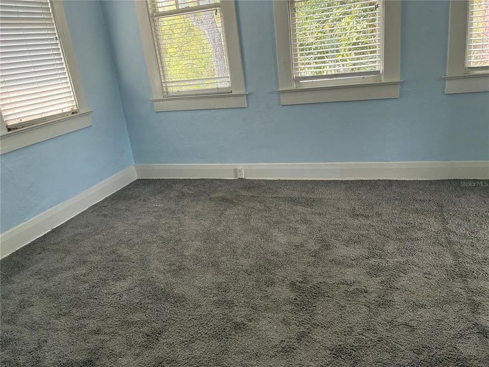 For Rent: $4,500 (4 beds, 1 baths, 2595 Square Feet)