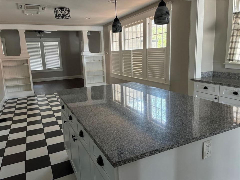 For Rent: $4,500 (4 beds, 1 baths, 2595 Square Feet)
