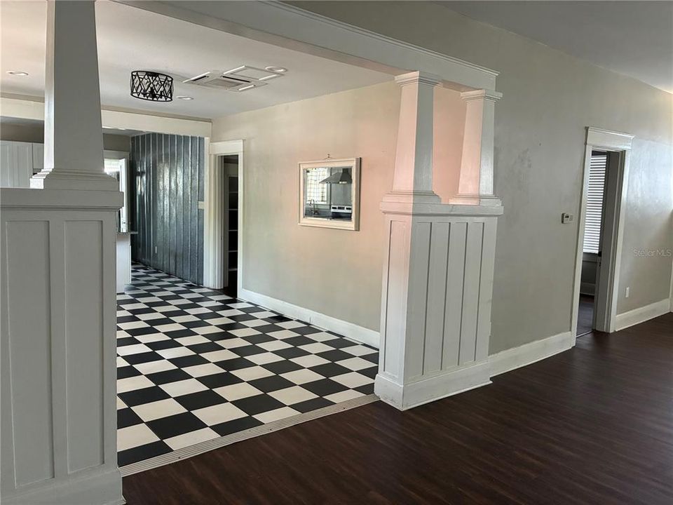 For Rent: $4,500 (4 beds, 1 baths, 2595 Square Feet)