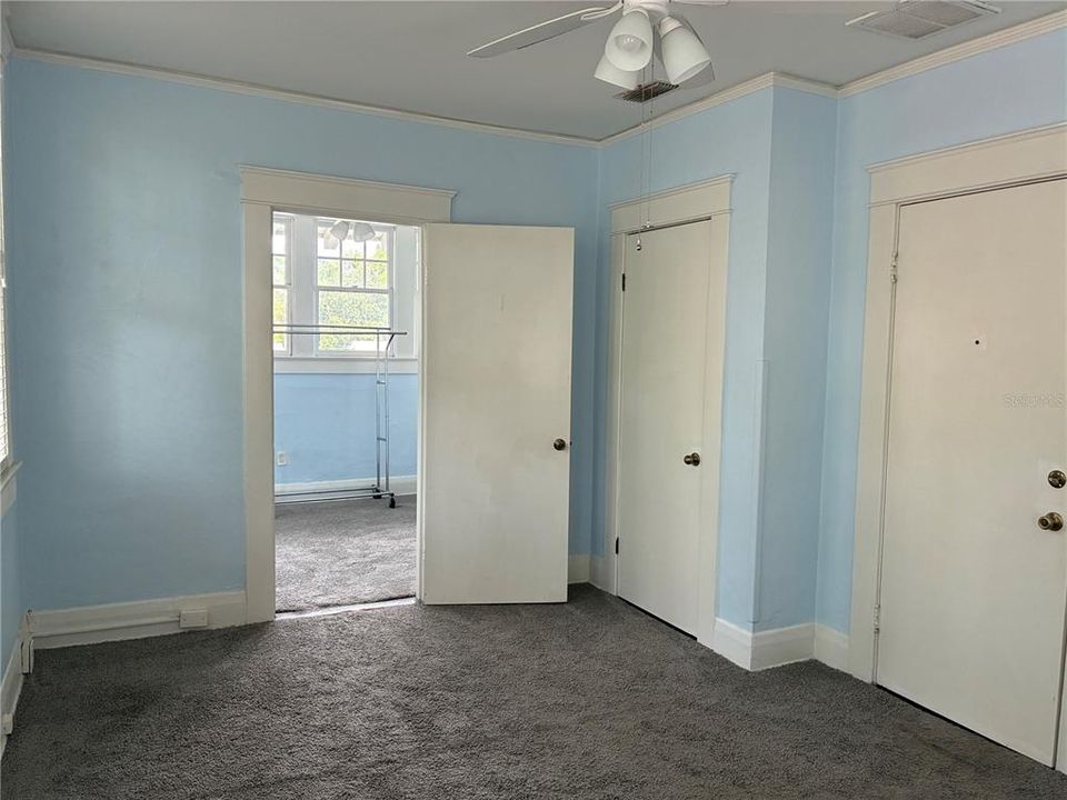 For Rent: $4,500 (4 beds, 1 baths, 2595 Square Feet)