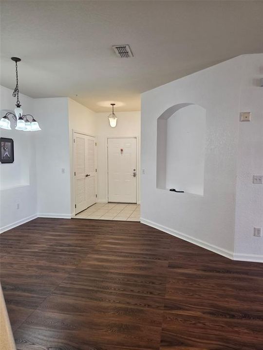 For Rent: $1,500 (3 beds, 2 baths, 1495 Square Feet)
