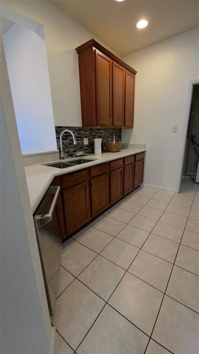 For Rent: $1,500 (3 beds, 2 baths, 1495 Square Feet)