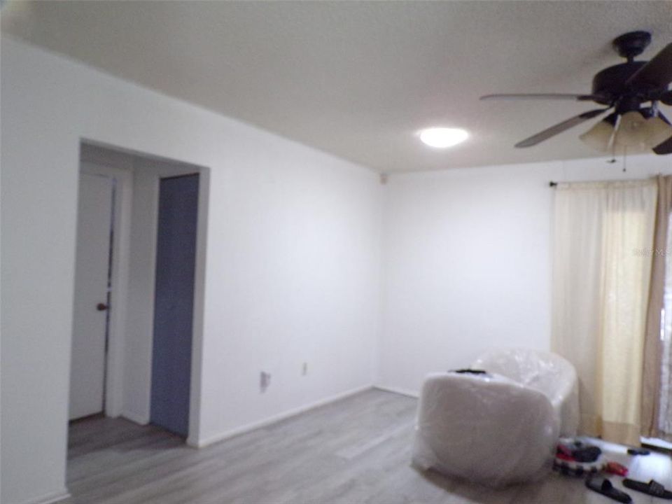 For Sale: $134,900 (2 beds, 1 baths, 1180 Square Feet)