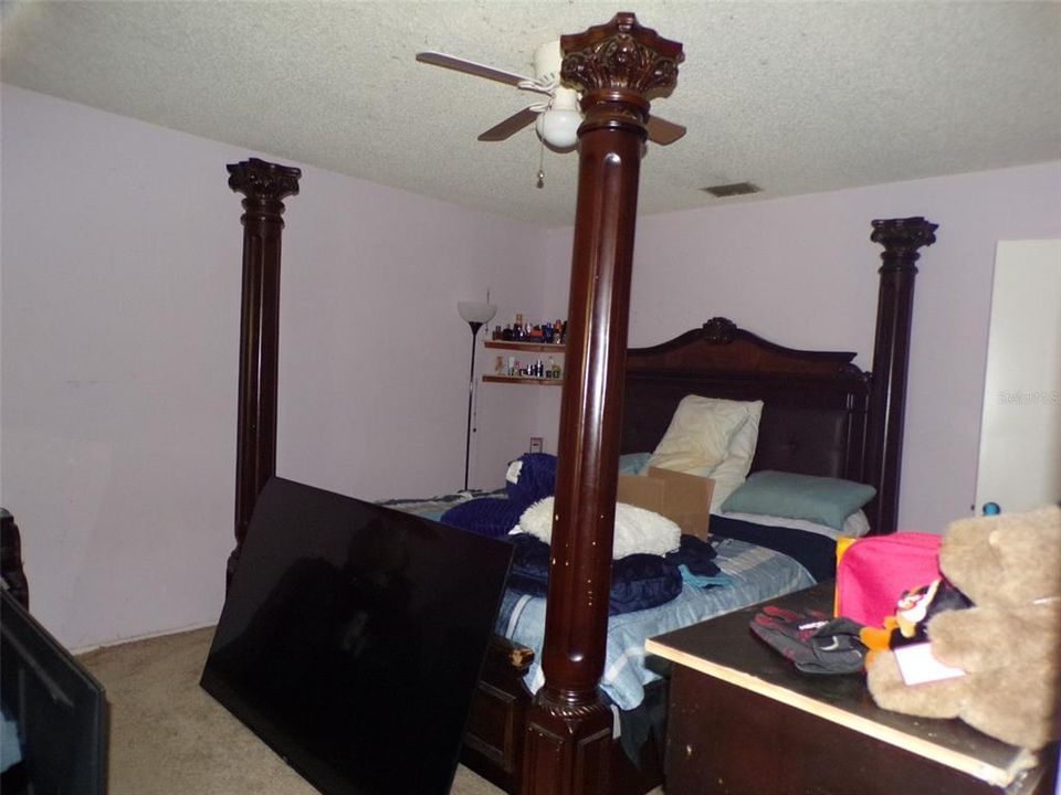For Sale: $134,900 (2 beds, 1 baths, 1180 Square Feet)