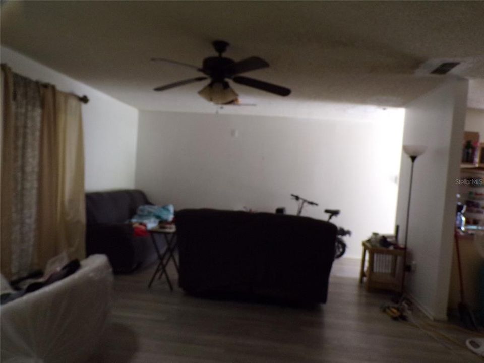 For Sale: $134,900 (2 beds, 1 baths, 1180 Square Feet)