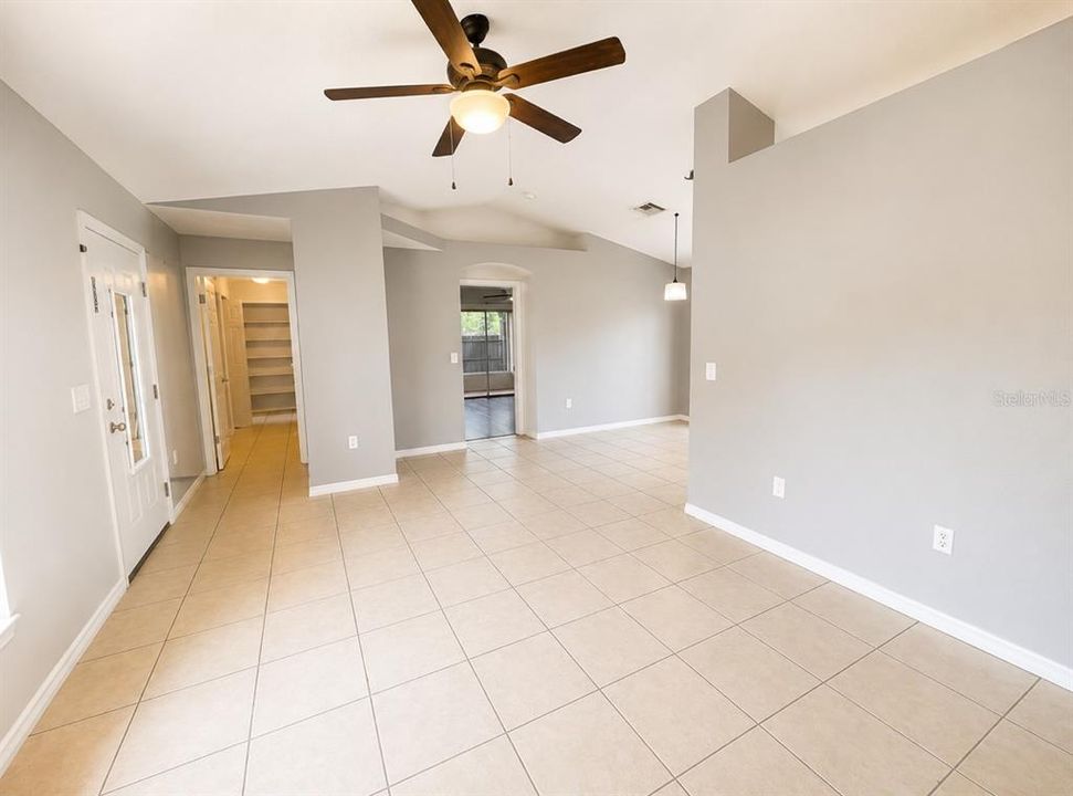 For Sale: $235,000 (3 beds, 2 baths, 1112 Square Feet)