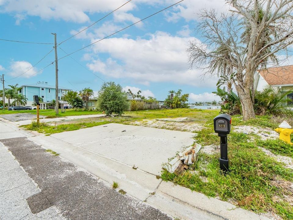 For Sale: $1,100,000 (0.17 acres)