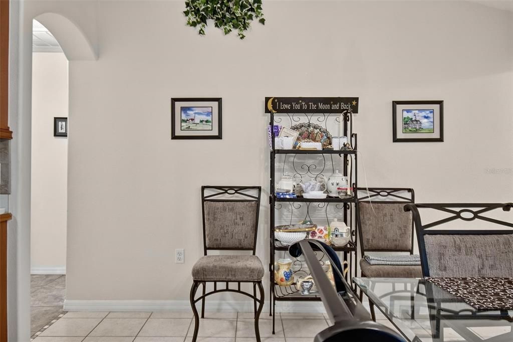 En Venta: $424,900 (4 camas, 2 baños, 2244 Pies cuadrados)