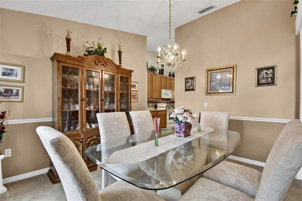 En Venta: $424,900 (4 camas, 2 baños, 2244 Pies cuadrados)