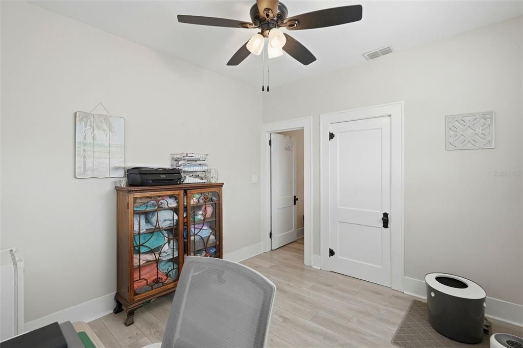 Active With Contract: $712,500 (4 beds, 3 baths, 1595 Square Feet)