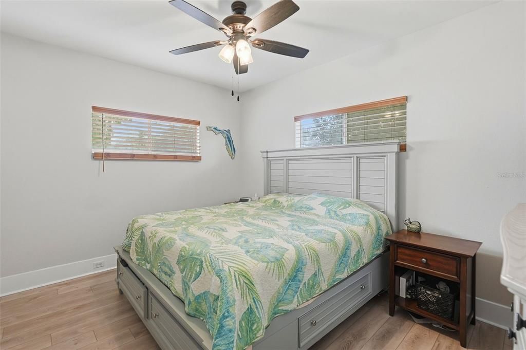 Active With Contract: $712,500 (4 beds, 3 baths, 1595 Square Feet)