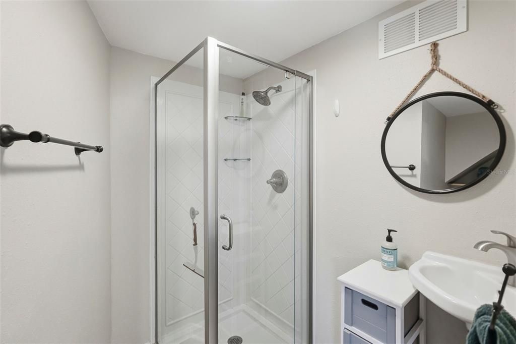 Active With Contract: $712,500 (4 beds, 3 baths, 1595 Square Feet)