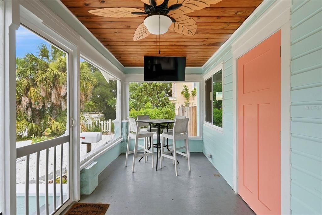 Active With Contract: $712,500 (4 beds, 3 baths, 1595 Square Feet)
