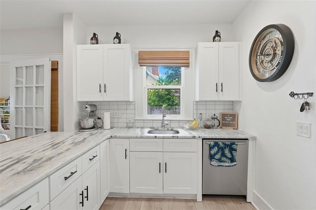 Active With Contract: $712,500 (4 beds, 3 baths, 1595 Square Feet)