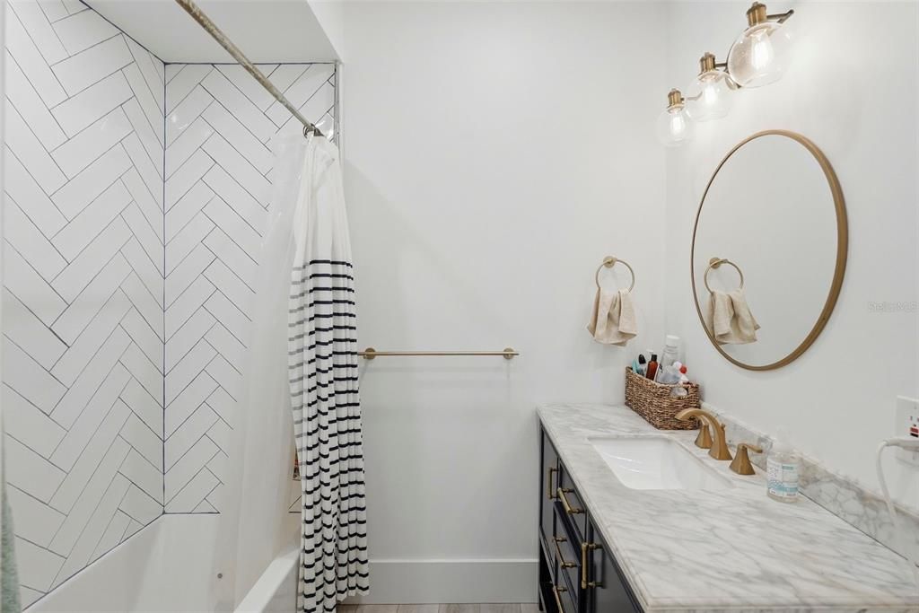 Active With Contract: $712,500 (4 beds, 3 baths, 1595 Square Feet)