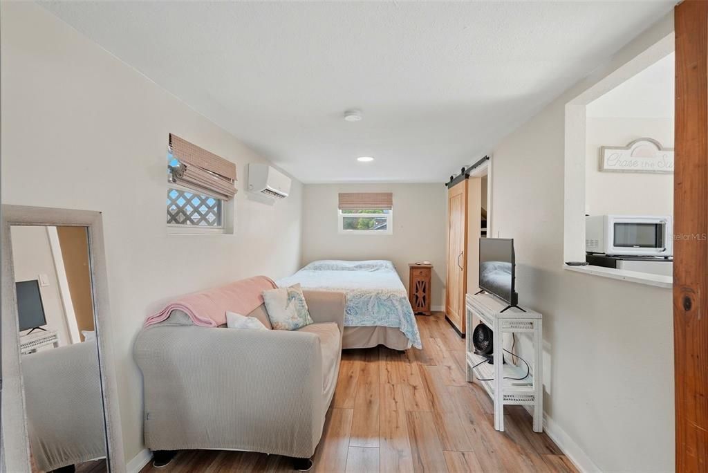 Active With Contract: $712,500 (4 beds, 3 baths, 1595 Square Feet)