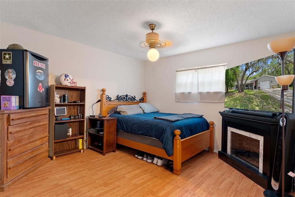 For Sale: $294,000 (4 beds, 2 baths, 1776 Square Feet)