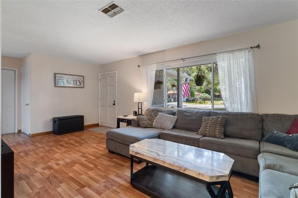 For Sale: $294,000 (4 beds, 2 baths, 1776 Square Feet)