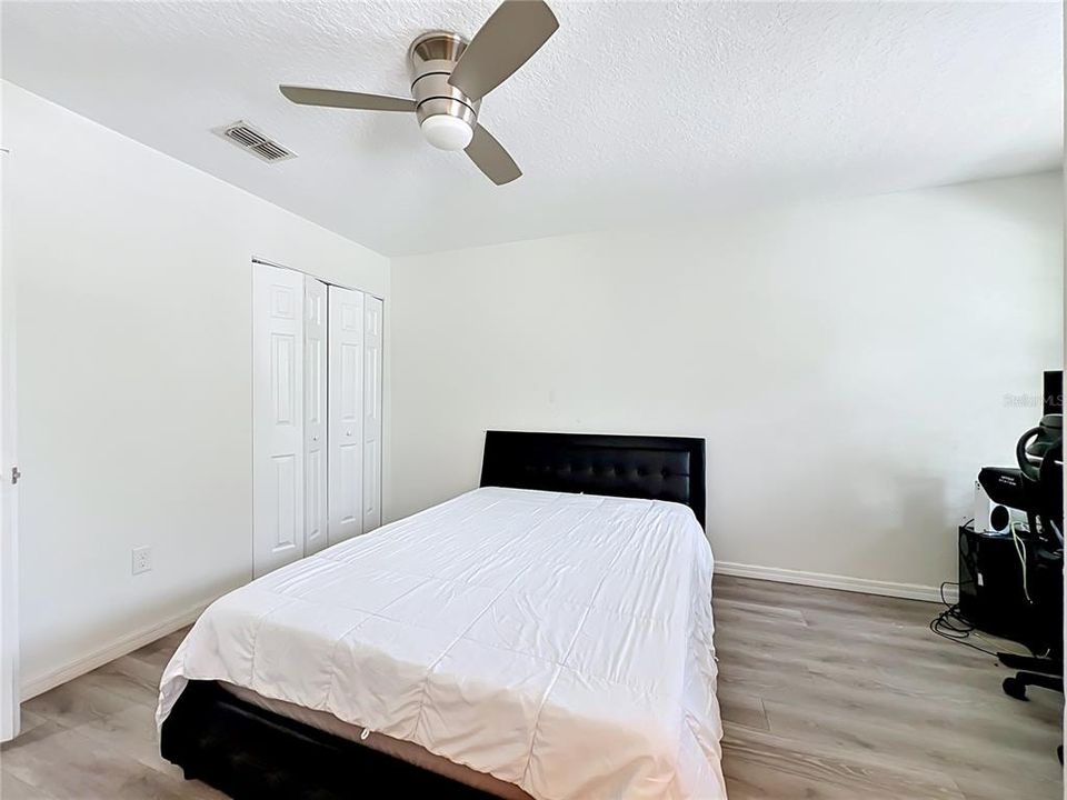 For Sale: $675,000 (5 beds, 3 baths, 3077 Square Feet)