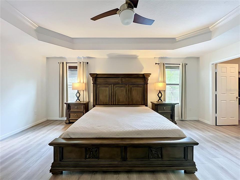 For Sale: $675,000 (5 beds, 3 baths, 3077 Square Feet)