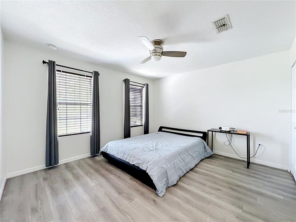 For Sale: $675,000 (5 beds, 3 baths, 3077 Square Feet)