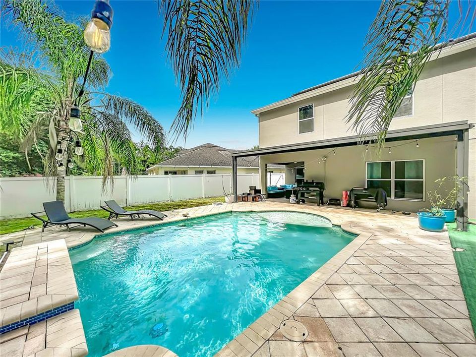 For Sale: $675,000 (5 beds, 3 baths, 3077 Square Feet)