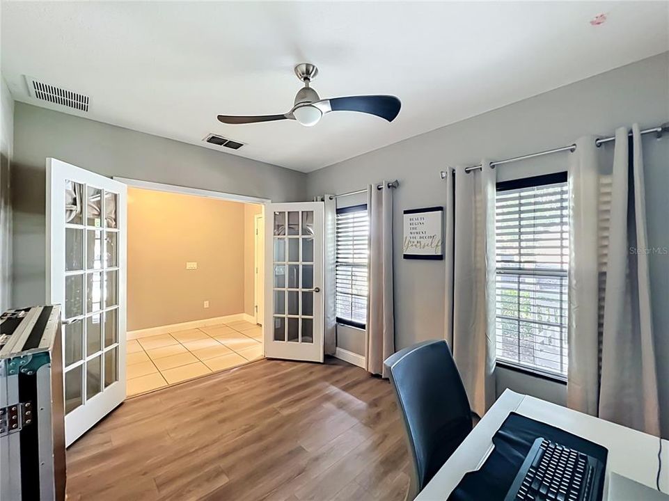 For Sale: $675,000 (5 beds, 3 baths, 3077 Square Feet)