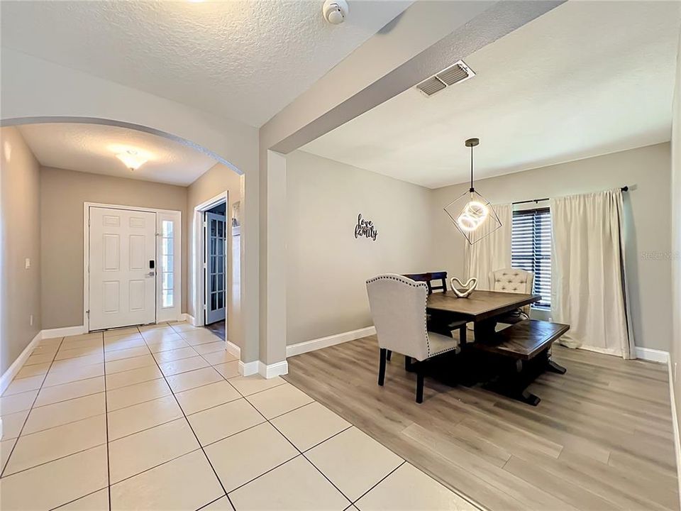 For Sale: $675,000 (5 beds, 3 baths, 3077 Square Feet)