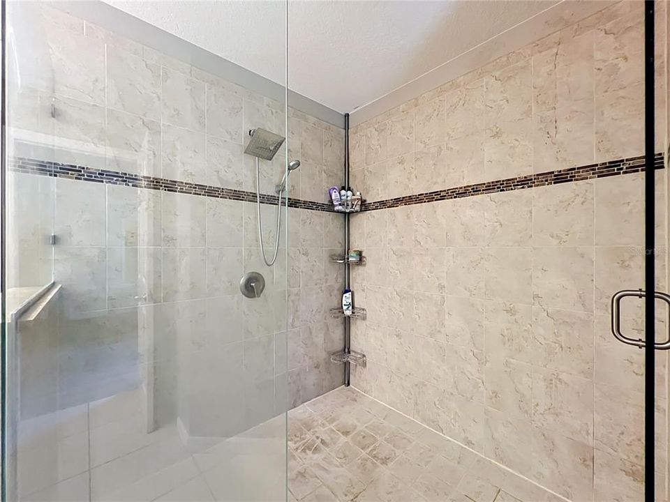 For Sale: $675,000 (5 beds, 3 baths, 3077 Square Feet)