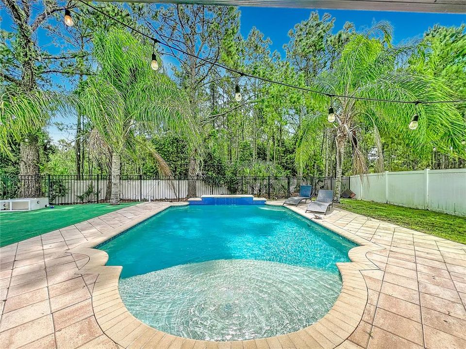 For Sale: $675,000 (5 beds, 3 baths, 3077 Square Feet)