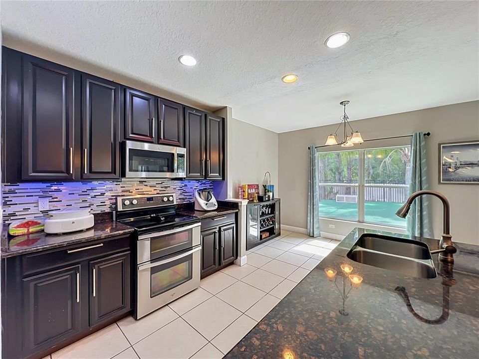 For Sale: $675,000 (5 beds, 3 baths, 3077 Square Feet)
