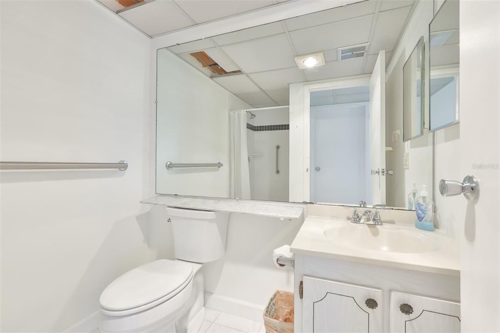 For Sale: $99,000 (2 beds, 2 baths, 960 Square Feet)