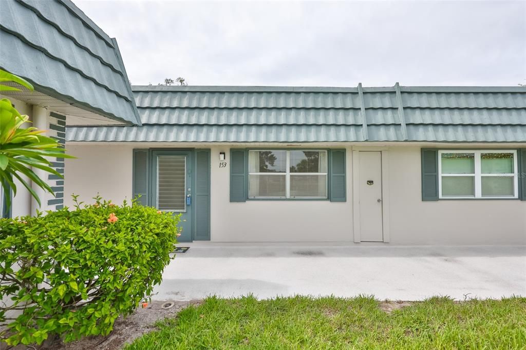 For Sale: $99,000 (2 beds, 2 baths, 960 Square Feet)