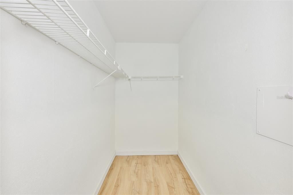 For Sale: $99,000 (2 beds, 2 baths, 960 Square Feet)