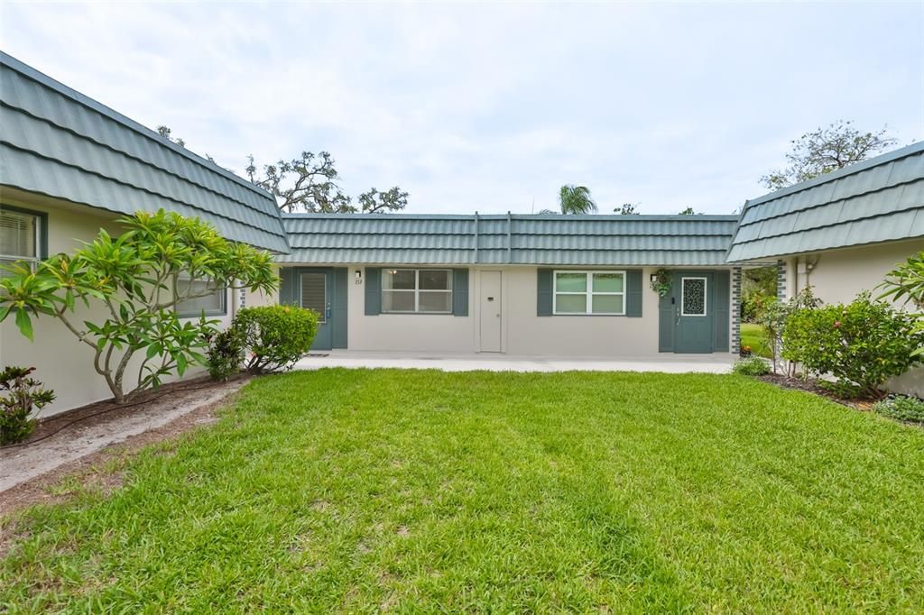 For Sale: $99,000 (2 beds, 2 baths, 960 Square Feet)