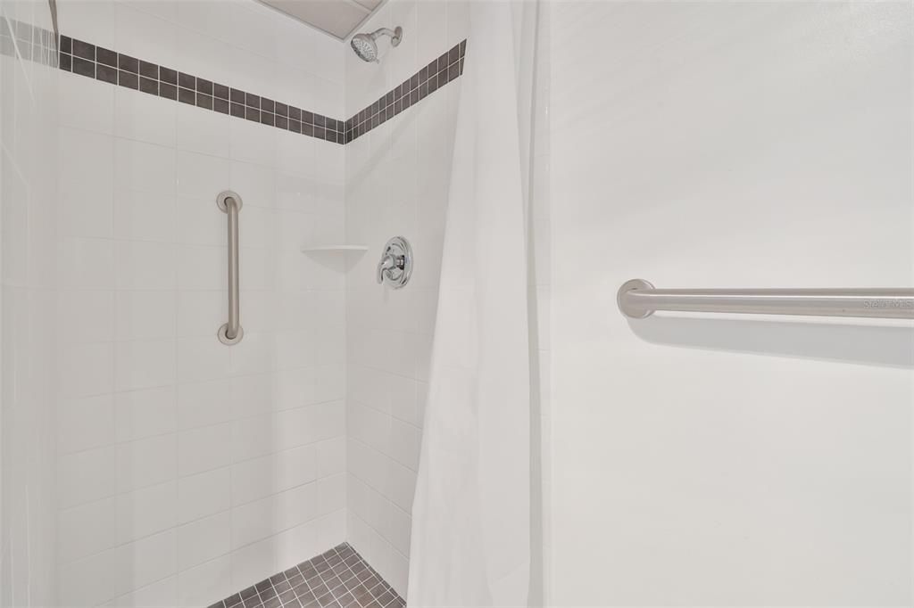 For Sale: $99,000 (2 beds, 2 baths, 960 Square Feet)