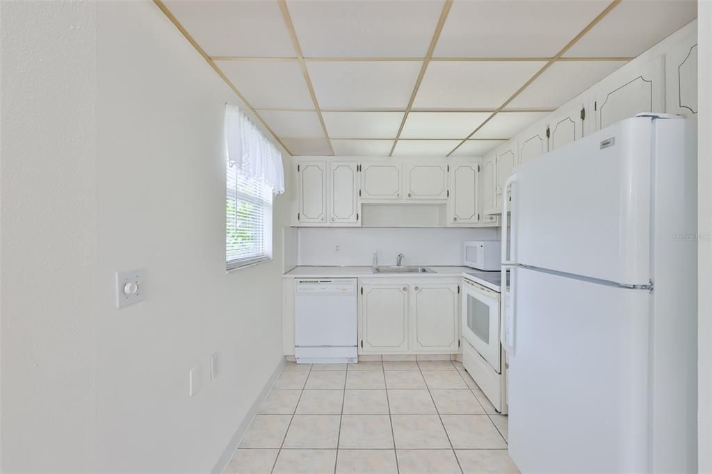 For Sale: $99,000 (2 beds, 2 baths, 960 Square Feet)