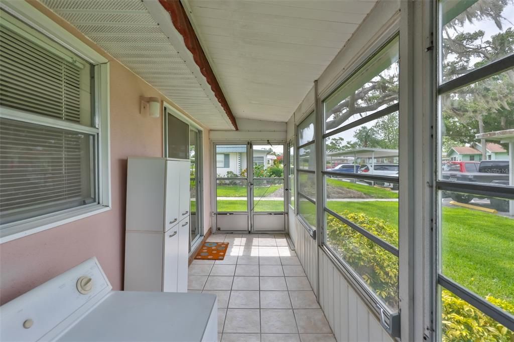 For Sale: $99,000 (2 beds, 2 baths, 960 Square Feet)